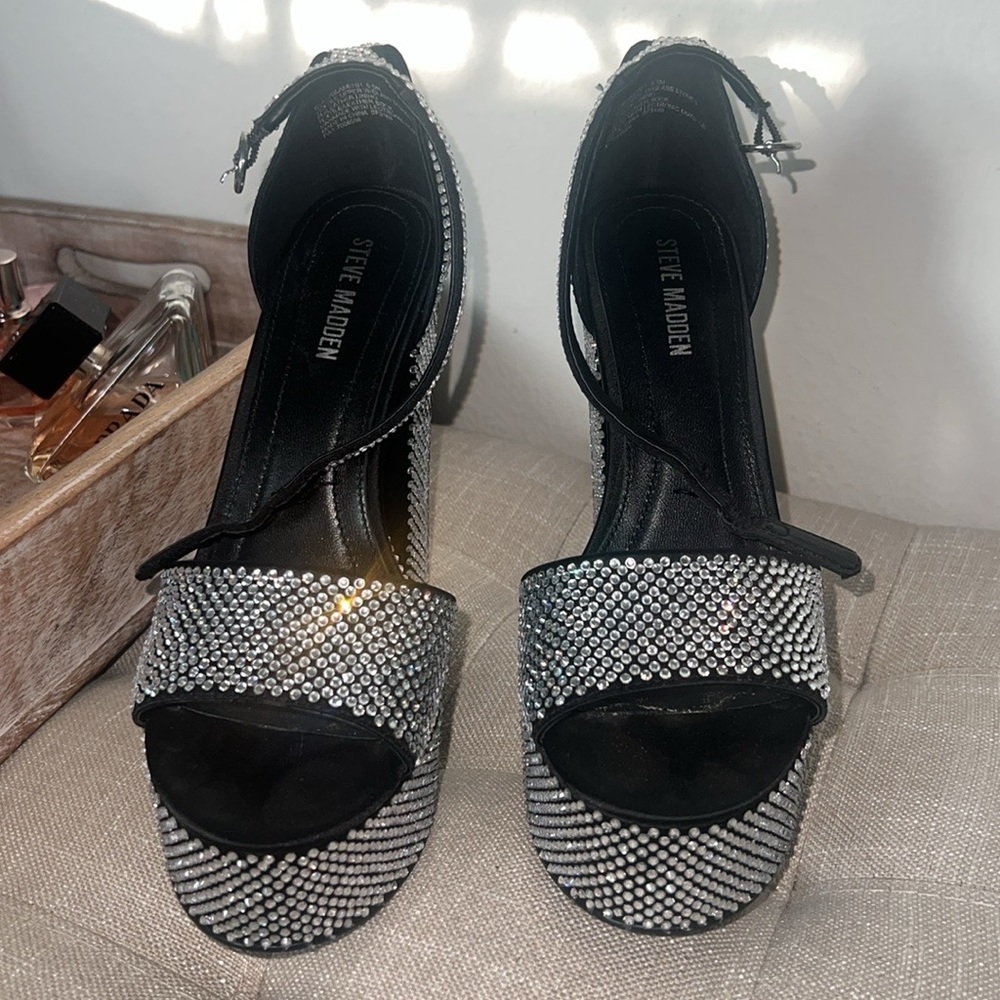Steve Madden Black and Silver Glitter Platform Heels